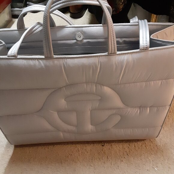 Large new Telfar bubble bag - Picture 2 of 7